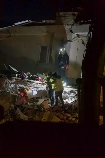Venezuela's Quake Survivors Are Sick, Homeless, and Inheriting a Healthcare System That Was Already Dead