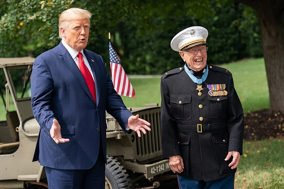 President Trump Meets with World War II Veteran Hershal “Woody” Williams (50304782338)