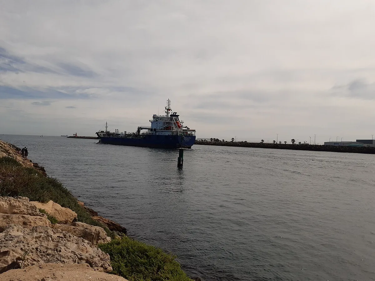 Absolute1, Oil Products Tanker leaving Fremantle Harbour, April 2020 01