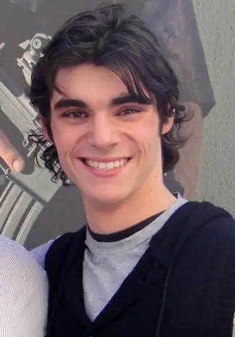 RJ Mitte, Who Played Walt Jr. and Actually Had Cerebral Palsy, Dies at 34