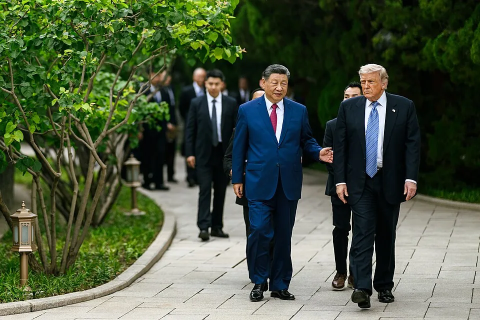 Donald Trump and Xi Jinping at Zhongnanhai (2)-20260515