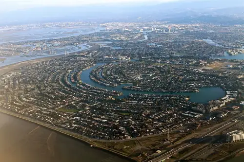 Silicon Valley Billionaires Have Decided Democracy Is Inconvenient