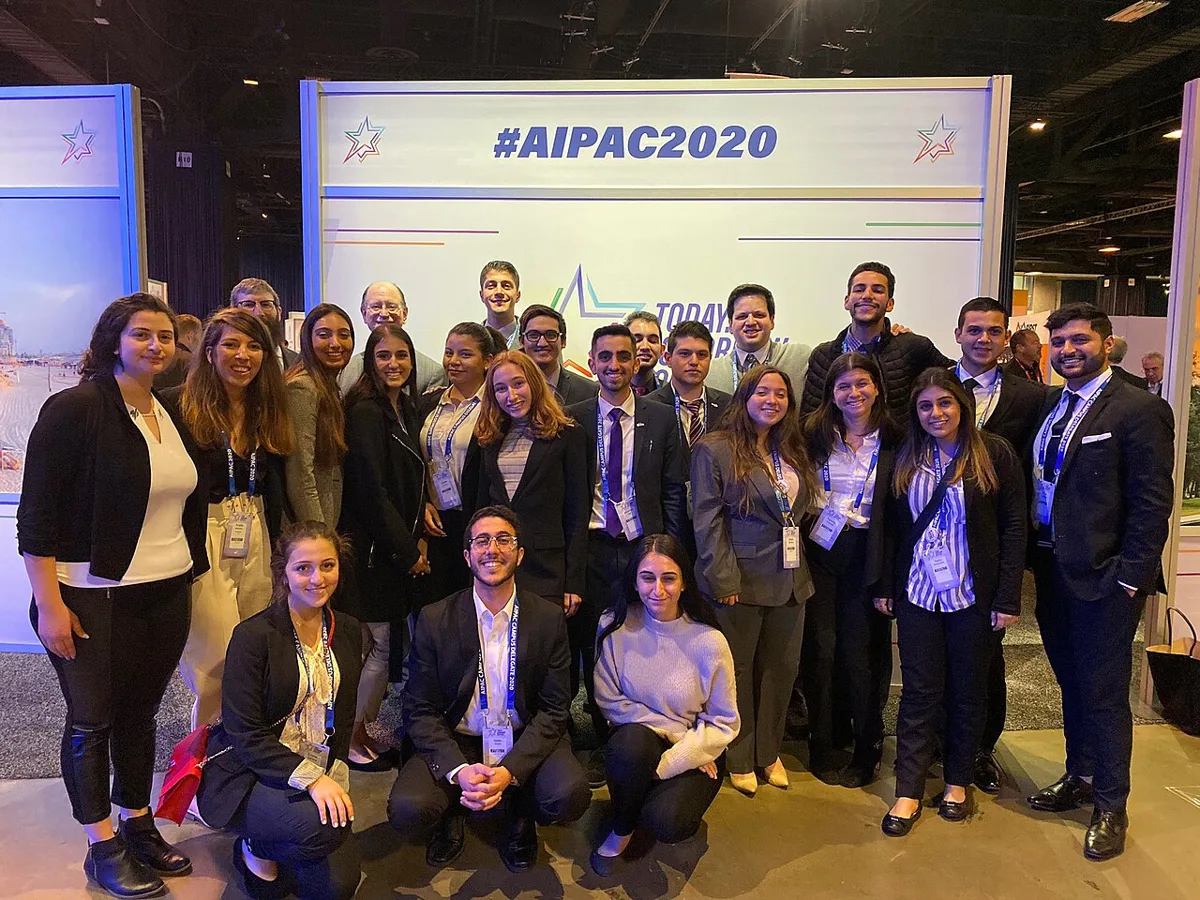 Brad Sherman with AIPAC students from San Fernando Valley