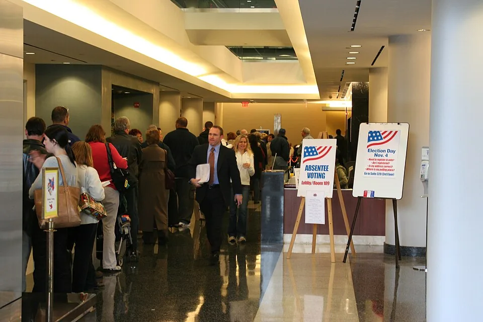 Early Voting Line in 2008 Arlington