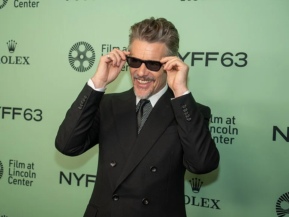 Ethan Hawke Blue Moon-37