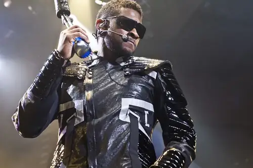 Usher Kicked a Fan Off His Stage for Not Wanting to Fake-Seduce Him
