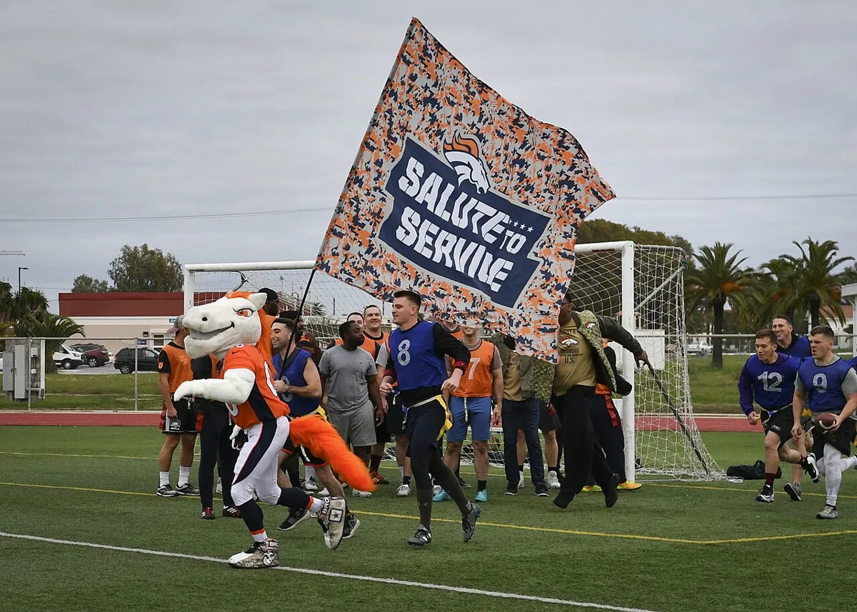 Denver Broncos Cheerleaders and Alumni Visit NAVSTA Rota (6053295)