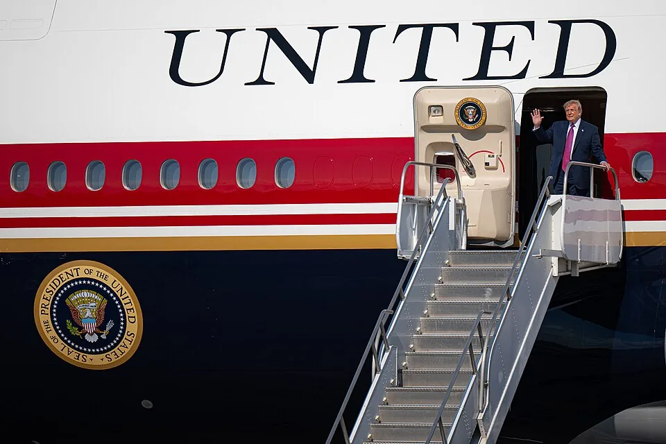 President Trump Arrives in Houston (NHQ20260827 admin 0004)