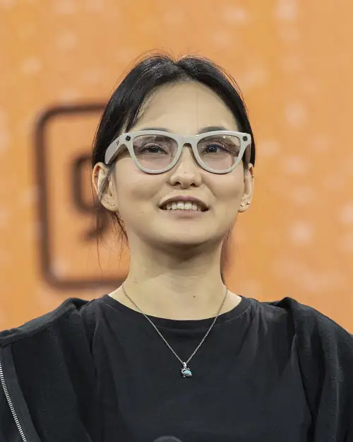 Meta's 'Privacy' Light on Its AI Glasses Doesn't Work