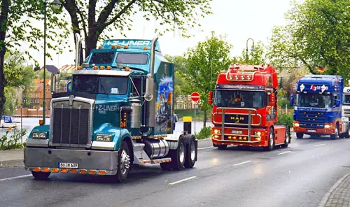 Marine Vet Turned Trucker Saved a Stranger's Life With a Seatbelt Tourniquet