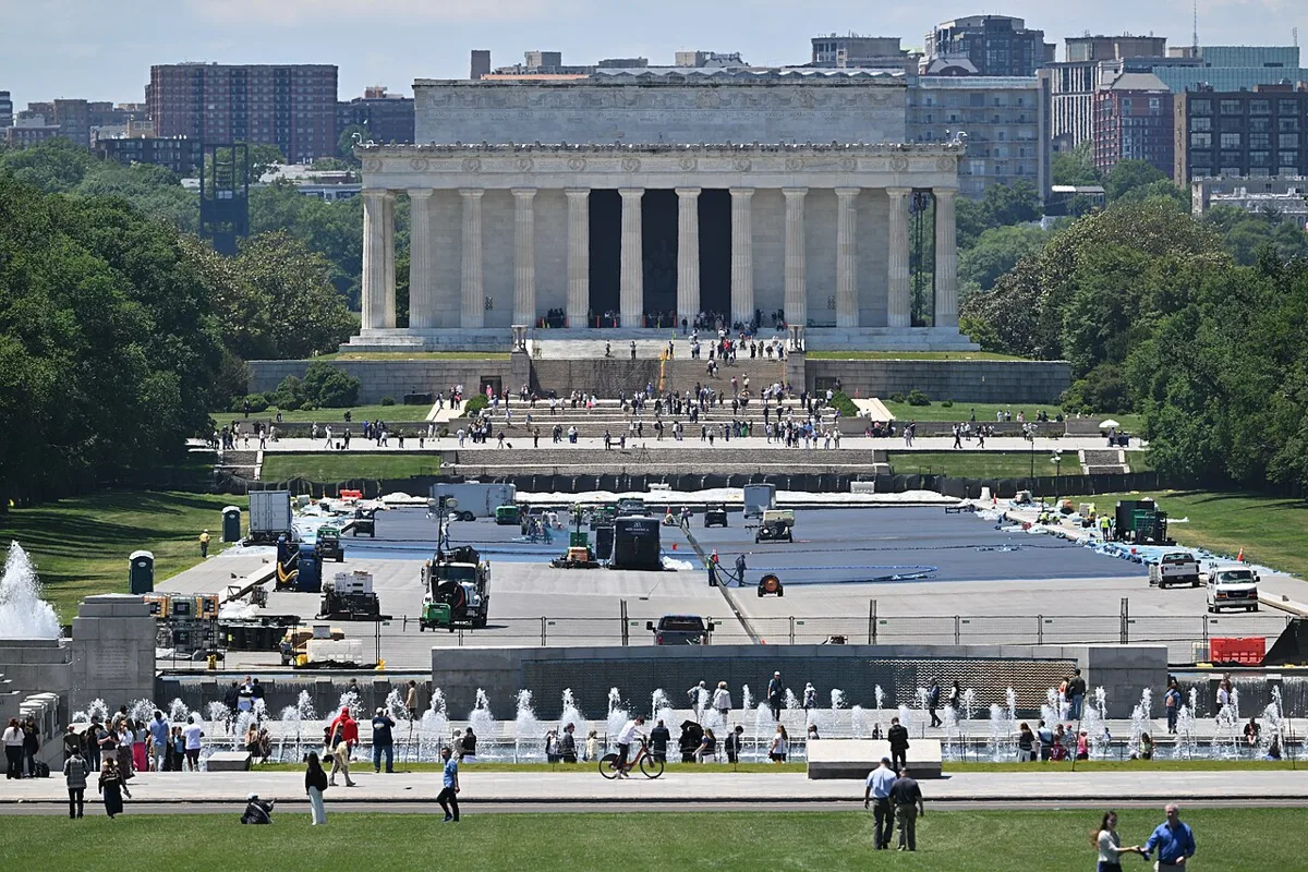 2026-05-15 Painting the Reflecting Pool Blue Washington DC 13-23-12 1
