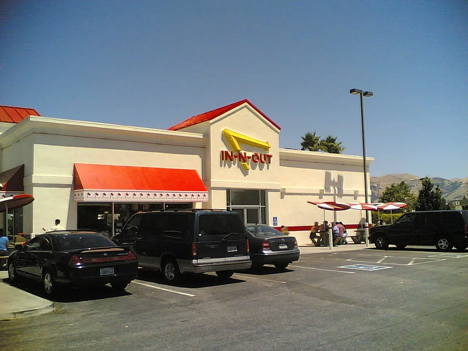In-n-out (25256051)