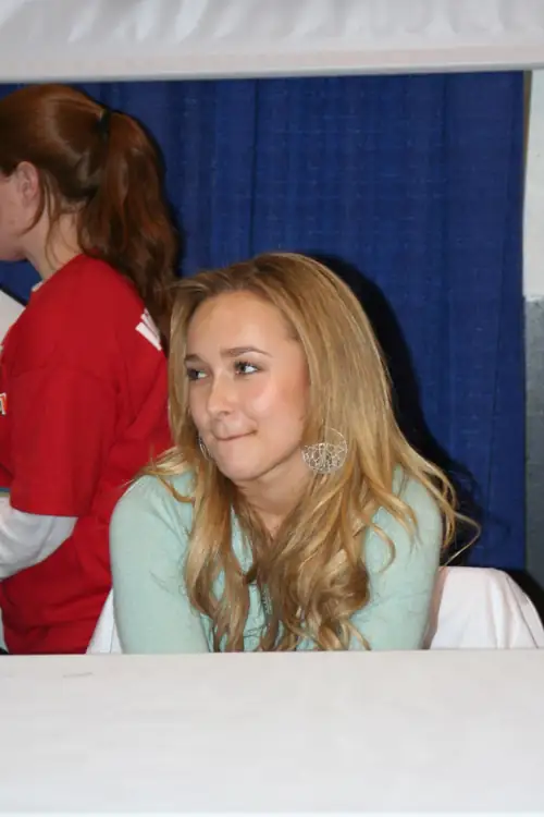 Hayden Panettiere's Abusive Ex Gets Handcuffed at Bar While Screaming Her Name