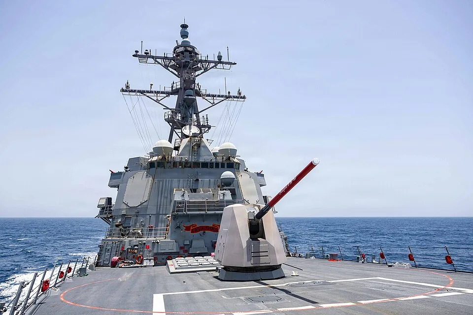 USS Rafael Peralta Enforces Blockade (9697164)