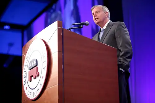 Lindsey Graham's Sister Gets His Senate Seat, Because Why Not