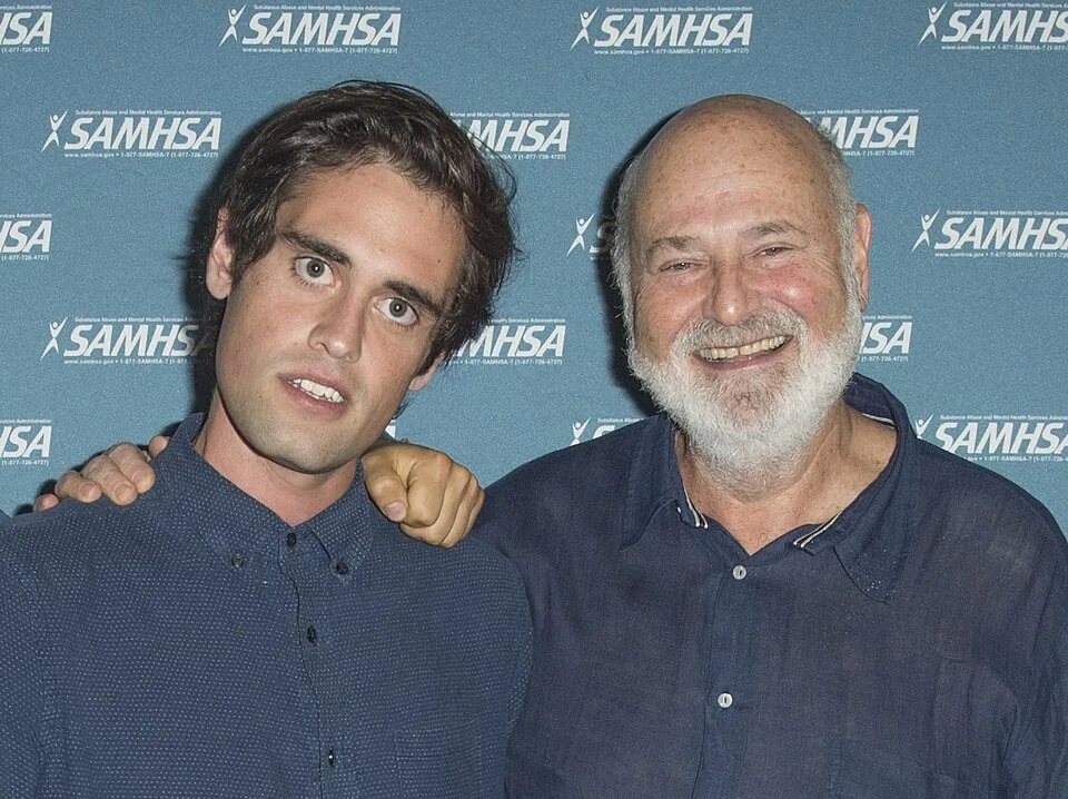 Nick Reiner and Rob Reiner at the 2016 Substance Abuse and Mental Health Services Administration's 2016 SAMHSA Voice Awards (cropped)