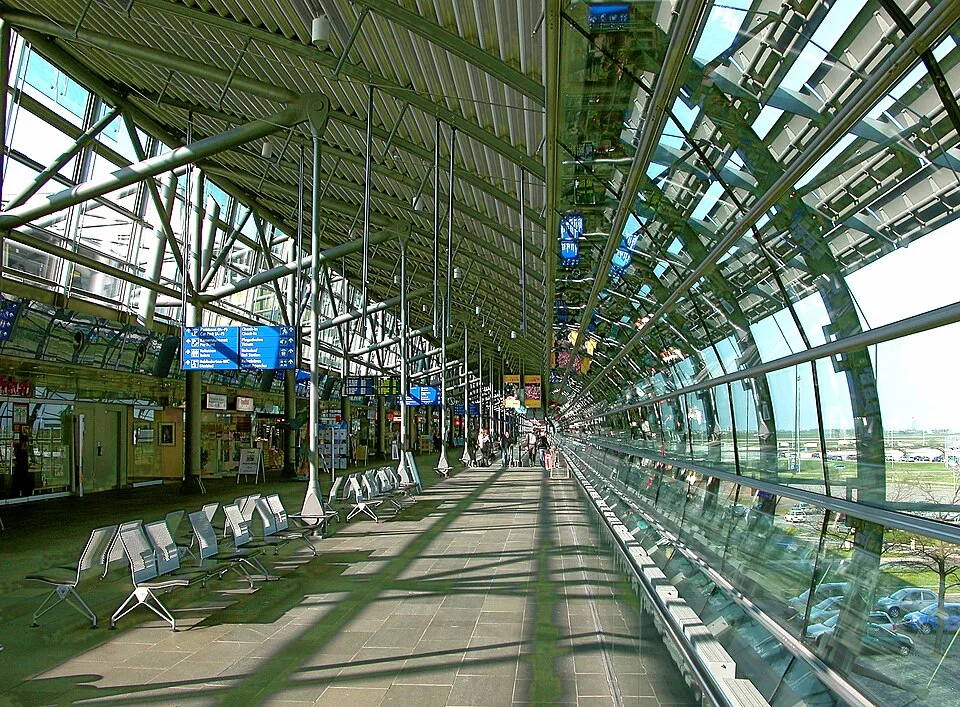 20090419430DR Leipzig-Halle Airport