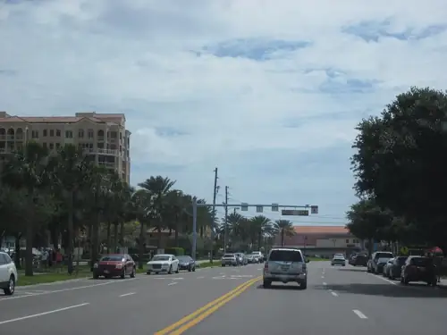 Florida Man Cuts Diver's Air Supply Over a Lobster Spot