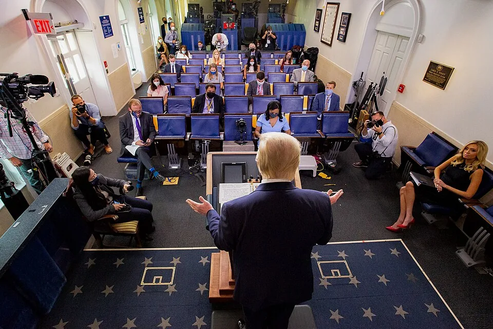 White House Press Briefing (50140607076)