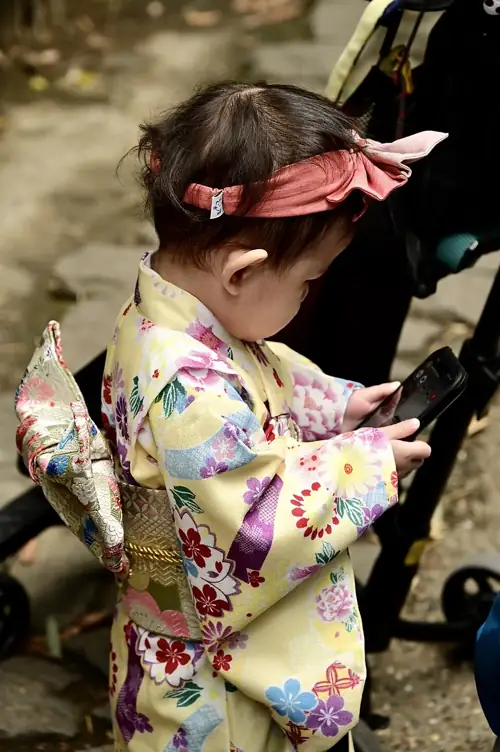 A Toddler Just Cancelled a Flight for 100+ People and We Have Questions