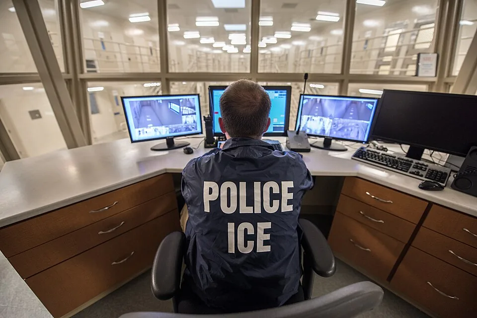 An ICE ERO officer monitors a detention facility in Buffalo, NY (50044150878)