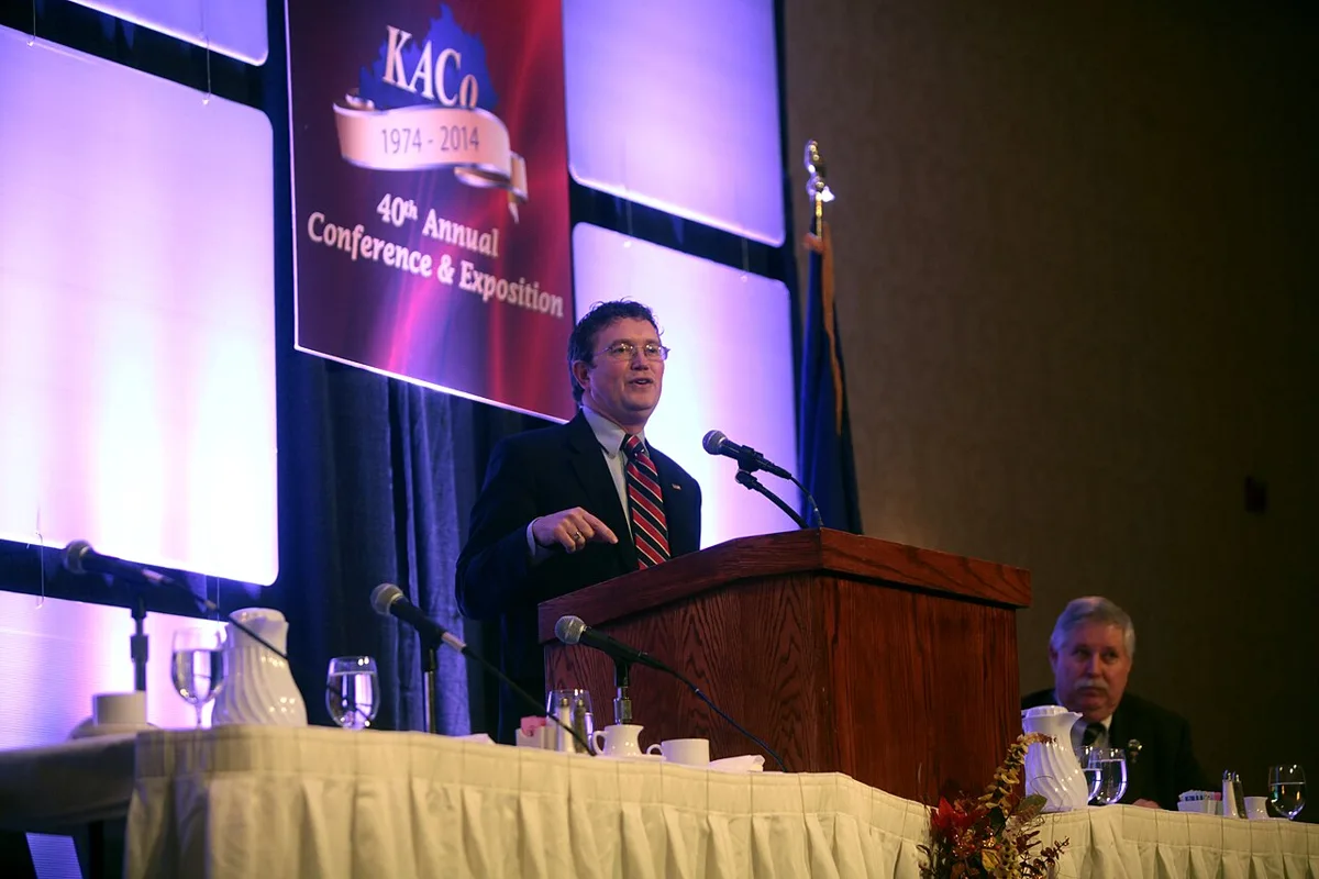 Thomas Massie (15850959141)