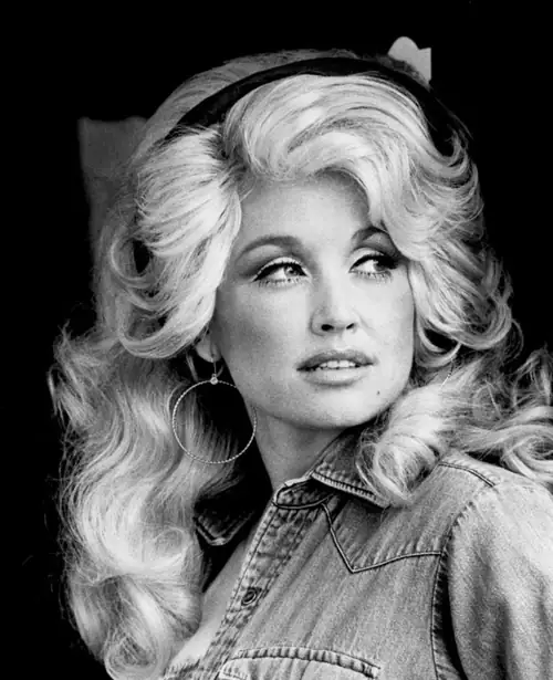 Dolly Parton Buried Quietly as Family Mourns the Woman Who Called at 4 AM