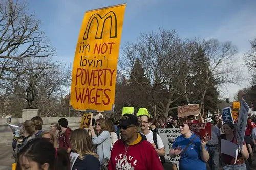 California Raises Minimum Wage to $17.40 While Federal Rate Rots at $7.25