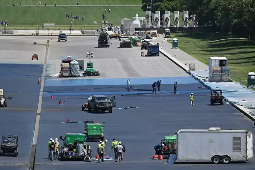 Trump Compares Algae in a Reflecting Pool to Defeating Iran