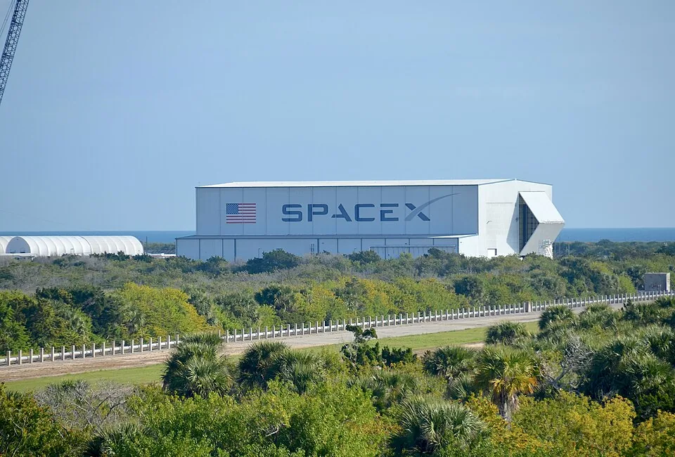 SpaceX hangar at LC39A, Kennedy Space Center