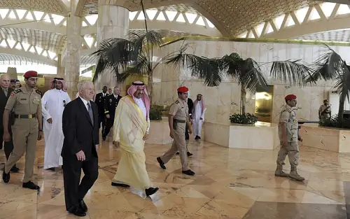 Trump 'May' Join Saudi War After Airport Strike, Will 'Take a Look' at Midterm Timing