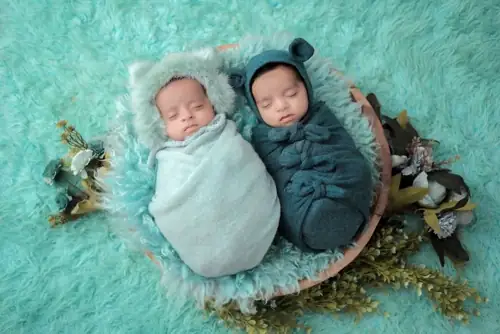 Mom Who Blamed Vaccines for Twin Deaths Charged With Murdering Them