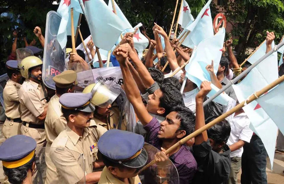 Campus front clash with police