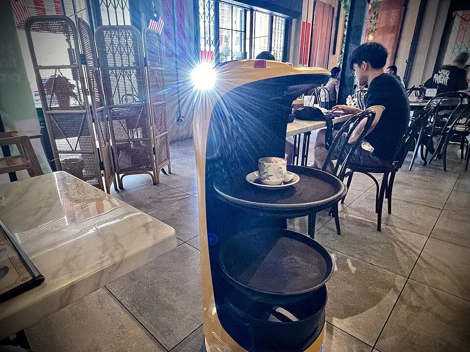 Yinzo Kopi, Ipoh, Malaysia - Coffee Robot