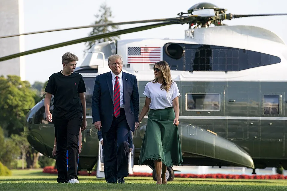 President Trump Returns to D.C. (48579923202)