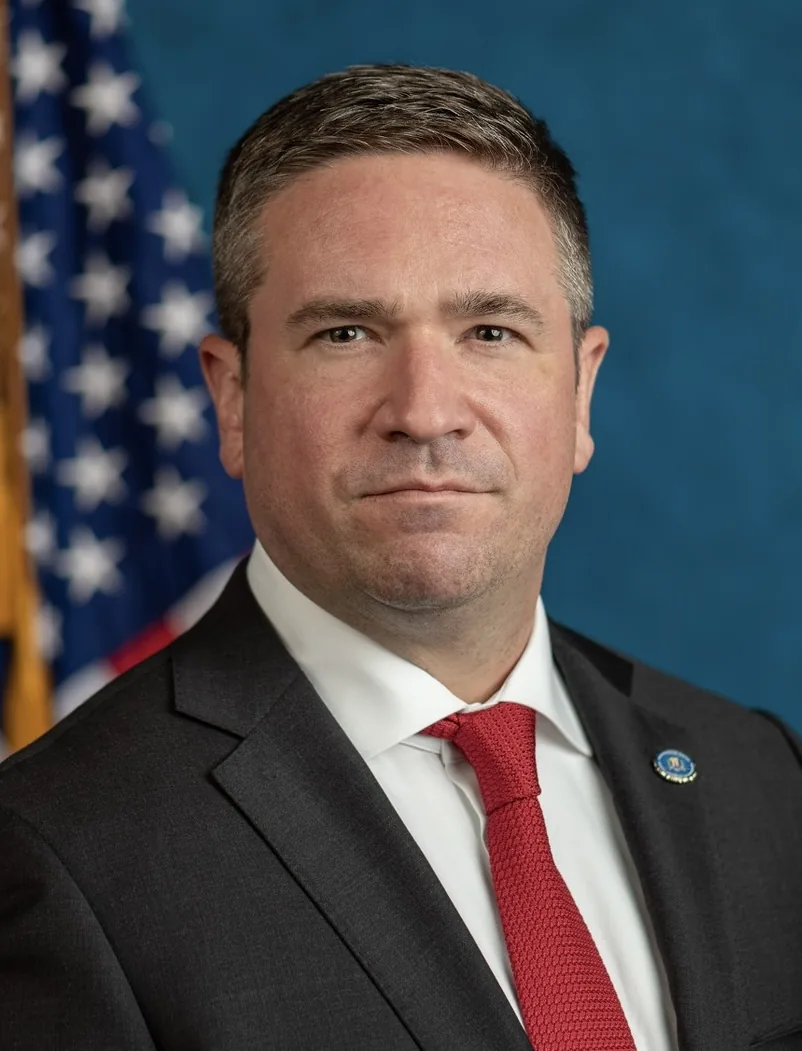 Andrew Bailey, official portrait (2025, cropped)