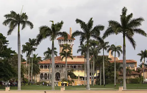 Secret Service Nabs Homeless Woman Pushing Cart Into Mar-a-Lago. Again.