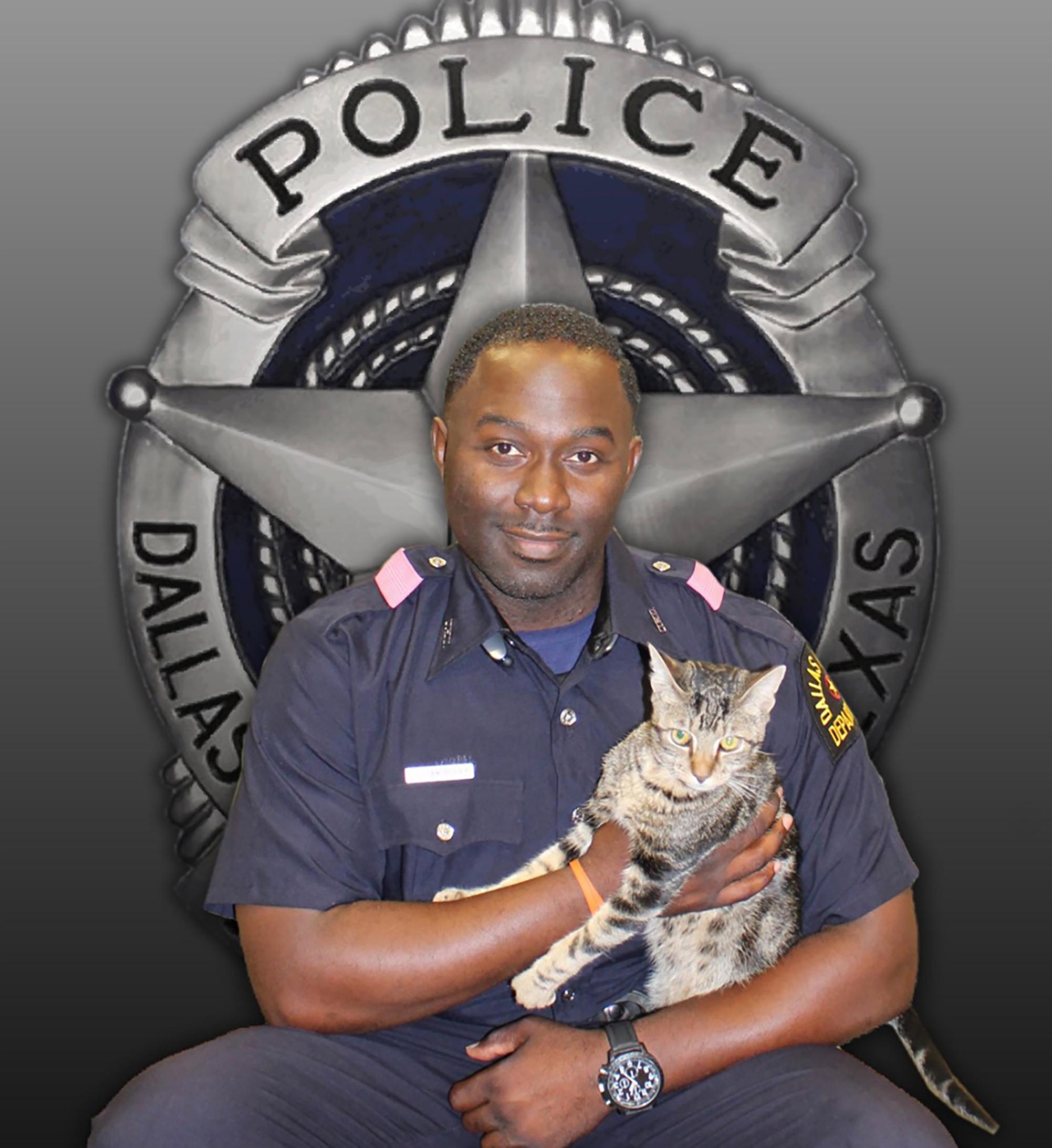 Dallas Cop Watched Colleague Type Passcode, Stole Her Nude Photos. Got 15 Days Off.
